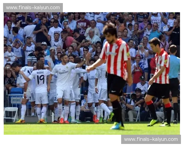 皇马vs拜仁：一场足球史诗的视频盛宴，点燃你的激情！